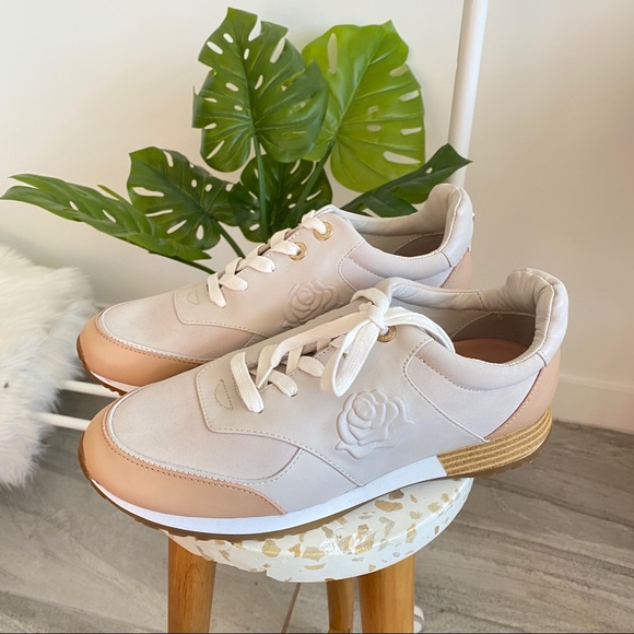 Taryn Rose • New Sneakers Sz 10 - Picture 2 of 7